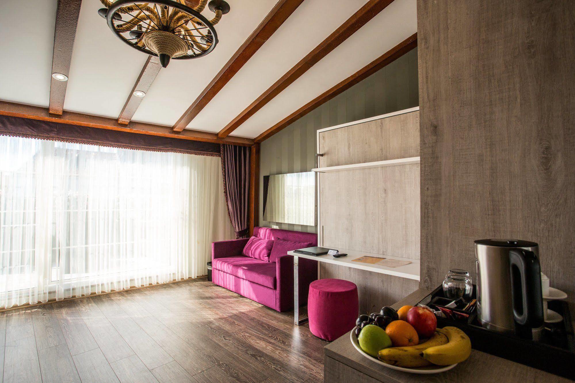 Bonne Sante Hotel