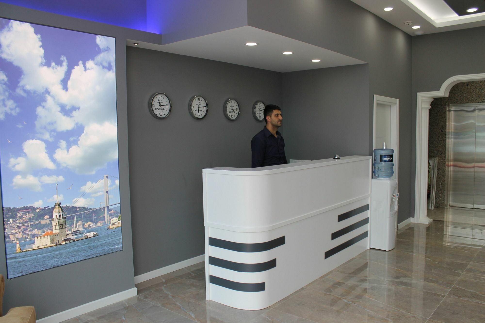 Skyport Aparthotel