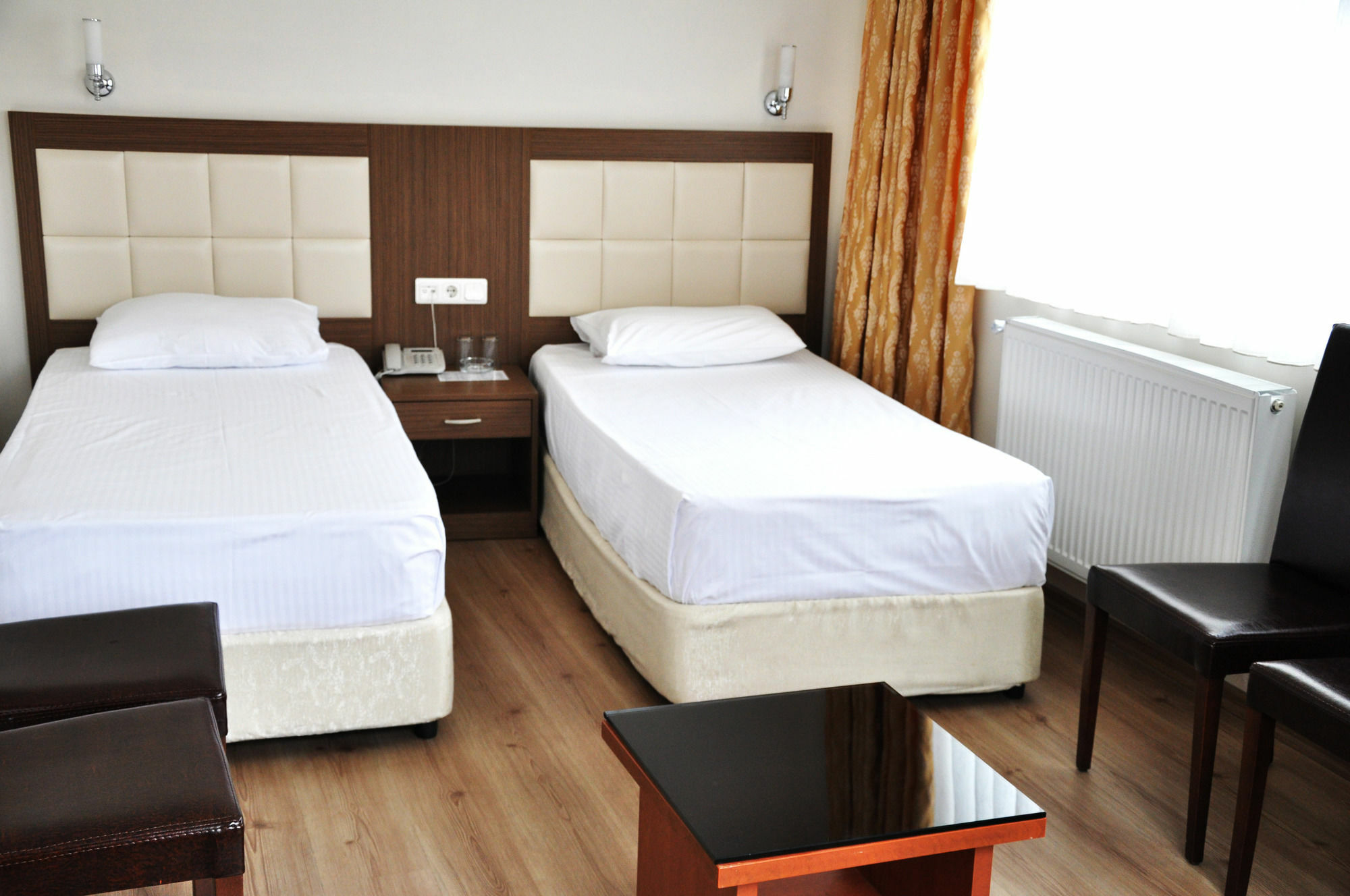 Hotel Hivas 2*