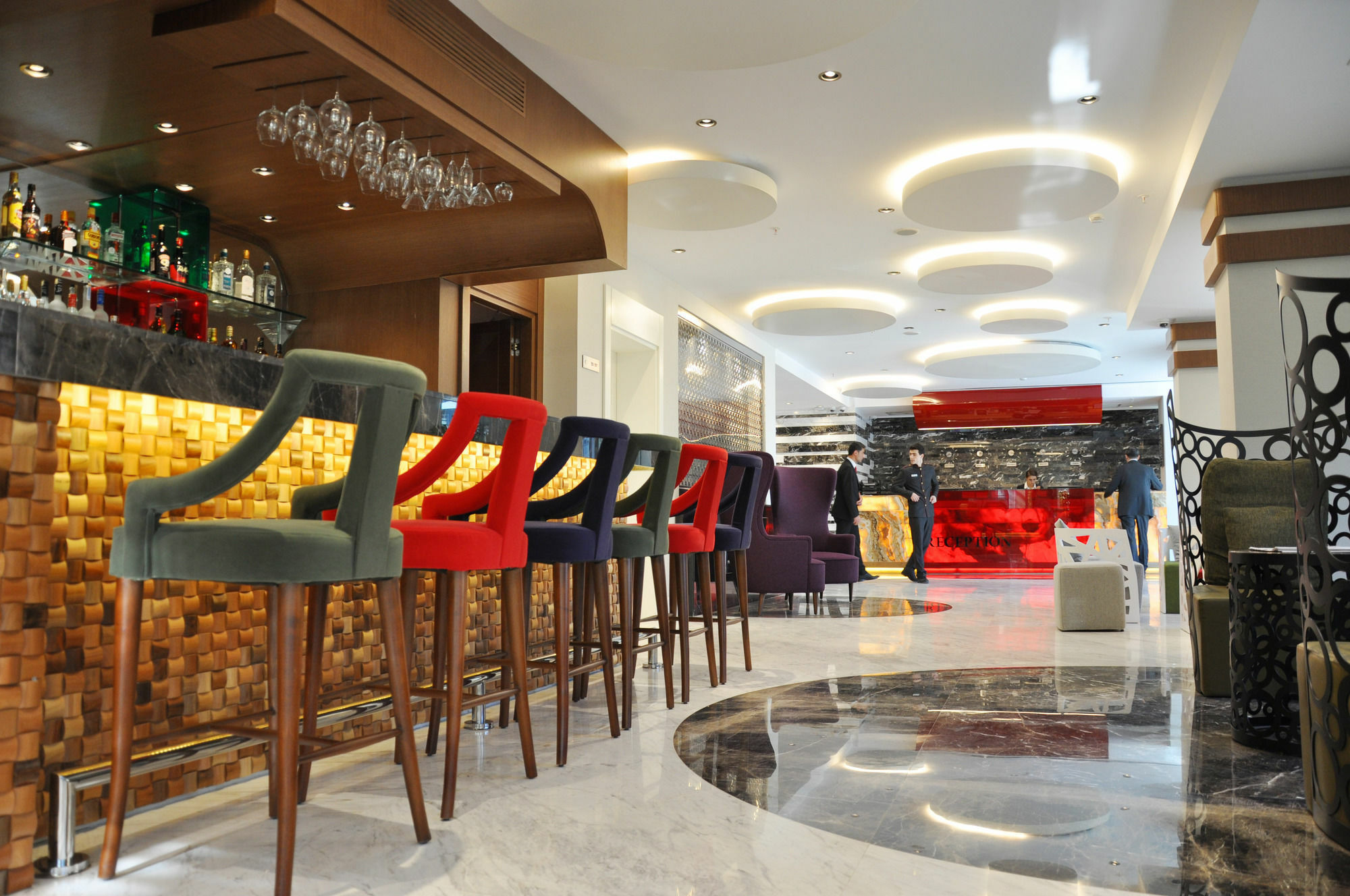 Veyron & Hotel 4*