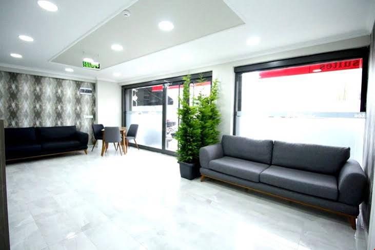 Hotel Joi Suites *