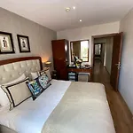 Four Doors Hotel