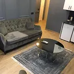 Hola Suites Hotel