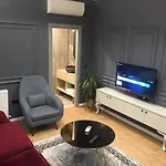 Hola Suites Hotel
