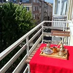 3+1 New Kadikoey Istanbul Entire Flat Furnished Apartment For Rent In The Heart Of Kadikoy!