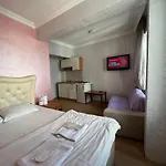 Taksim Flower Suit And Apartments