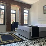 Nearby Taksim Spacious Flat With Duble Bed
