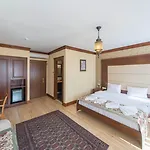 Lalinn Hotel