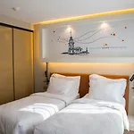 Sparkle Hotel