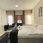 Central And Comfy Flat With Balcony In Beyoglu