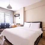 Flat With Sea View Near Uskudar Ferry Station
