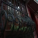 Private Room In Heart Of Taksim Square 2