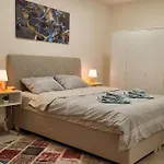 1 Min To Metro, Cosy Flat For 8 Guests, 2Nd Floor