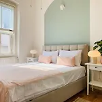 Distinguished Flat Near Istiklal