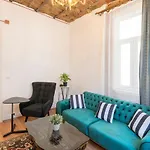 By Galata- Historical And Modern Apartment