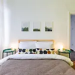 Colorful Flat With Excellent Location Near Trendy Attractions In Kadikoy