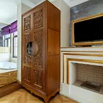 Hotel Room In Historic Mansion In Beylerbeyi