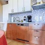 Peaceful Flat With Adalar View, Balcony And Terrace In Maltepe