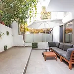 Chic, Cozy Apartment With Garden In Besiktas