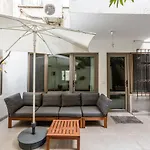 Chic, Cozy Apartment With Garden In Besiktas
