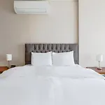Peaceful Flat With Adalar View, Balcony And Terrace In Maltepe