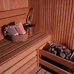 Delux Private Jacuzzi And Sauna Inside The Flat