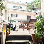 Delightful Apartment With Backyard And Bosphorus View In Uskudar
