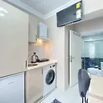 New Studio 1 Min To Trump Mall And Metro In Sisli