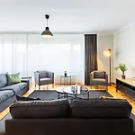 Lovely Flat With Great Location In Sisli