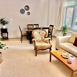 Sweet Flat In Bagdat St