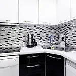 Convenient Flat 15 Min To Bagdat Avenue