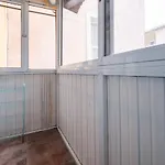 Chic Flat With Balcony In The Heart Of Beyoglu
