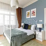 Chic And Cozy Flat Near Istiklal Street In Beyoglu