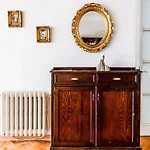 Spacious Flat W Balcony 3 Min To Kadikoy Square