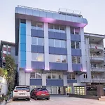 Stella Stays Modern 1 BDR Etiler