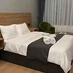 Daymonth Hotel