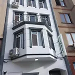 Cemre Suit
