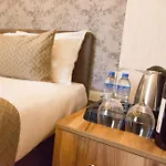 Honey Hotel