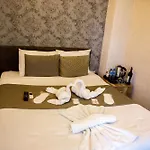 Honey Hotel