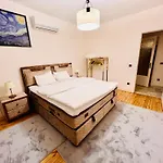 Central Of Cihangir Cozy Location,2 Bedrooms And An Elevator