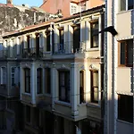 Kadikoey Yeldegirmeni\'Nde Daire