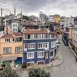 Bahaus Guesthouse Hostel