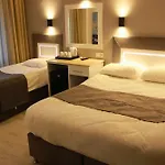 Hotel Peninsula