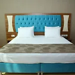Golden Lounge Hotel