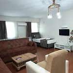 White Crown Apartman Ve Yasam Merkezi