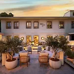 Ecole St. Pierre Hotel