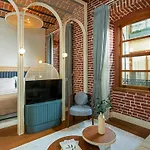 Ecole St. Pierre Hotel