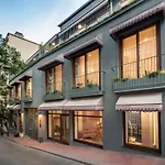 Ecole St. Pierre Hotel