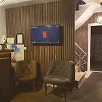 Hotel&Suites