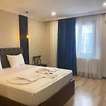 La Vie Suite Hotel